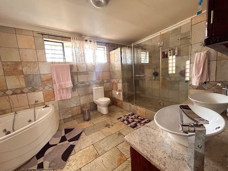 4 Bedroom Property for Sale in Lindequesdrif North West